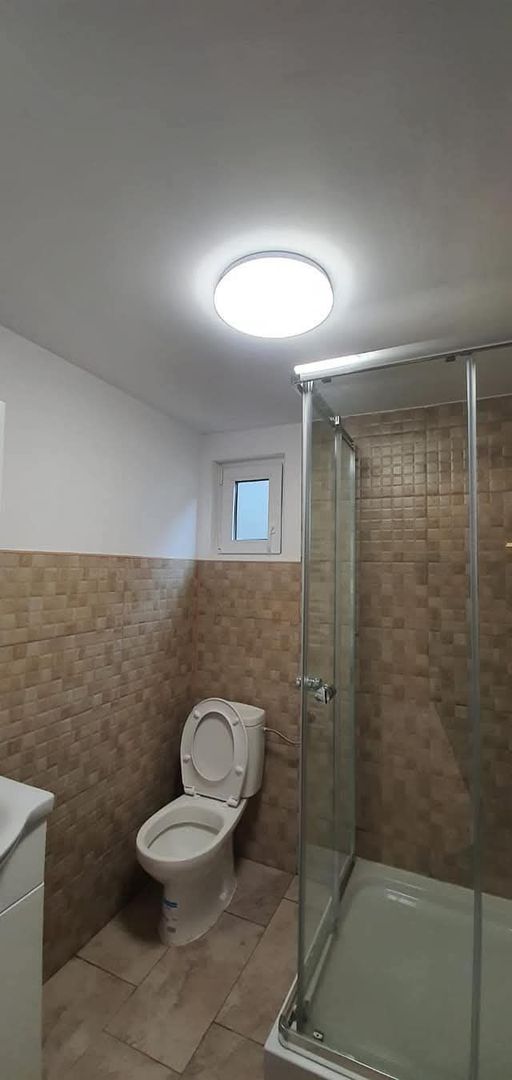 Cabană de vânzare-complet utilată, ideală pentru regim hotelier. - Poză 15
