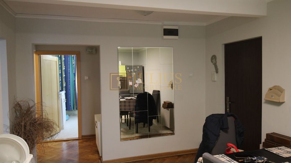 3 camere decomandat terasa generoasa cu vedere spre curte , locatie linistita - Poză 2