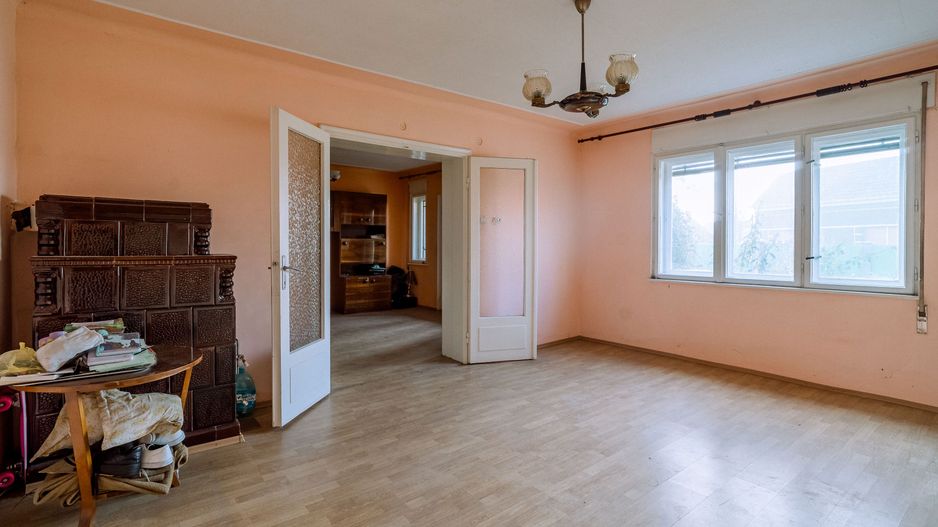 Casă, 6 cam, 2 bucătării, 2 băi, #Aleșd, 80 000 E. Comision 0 - Poză 4