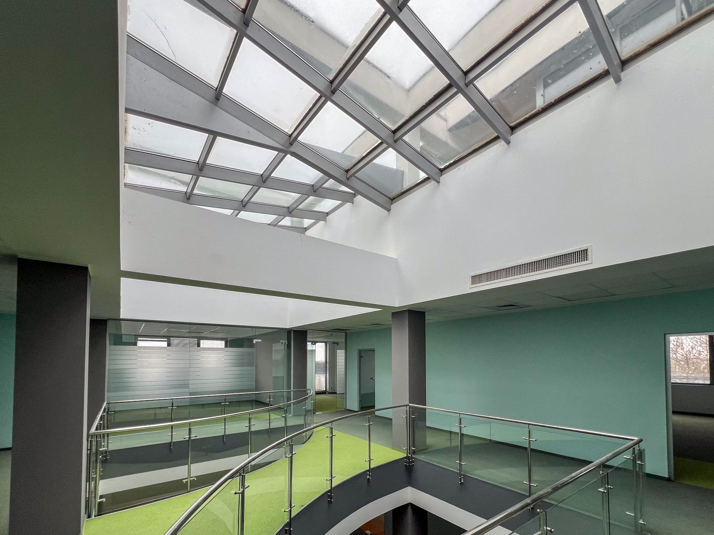 Proprietate comercială premium de vânzare- teren 3.728 mp |  Lângă A0 - Poză 6