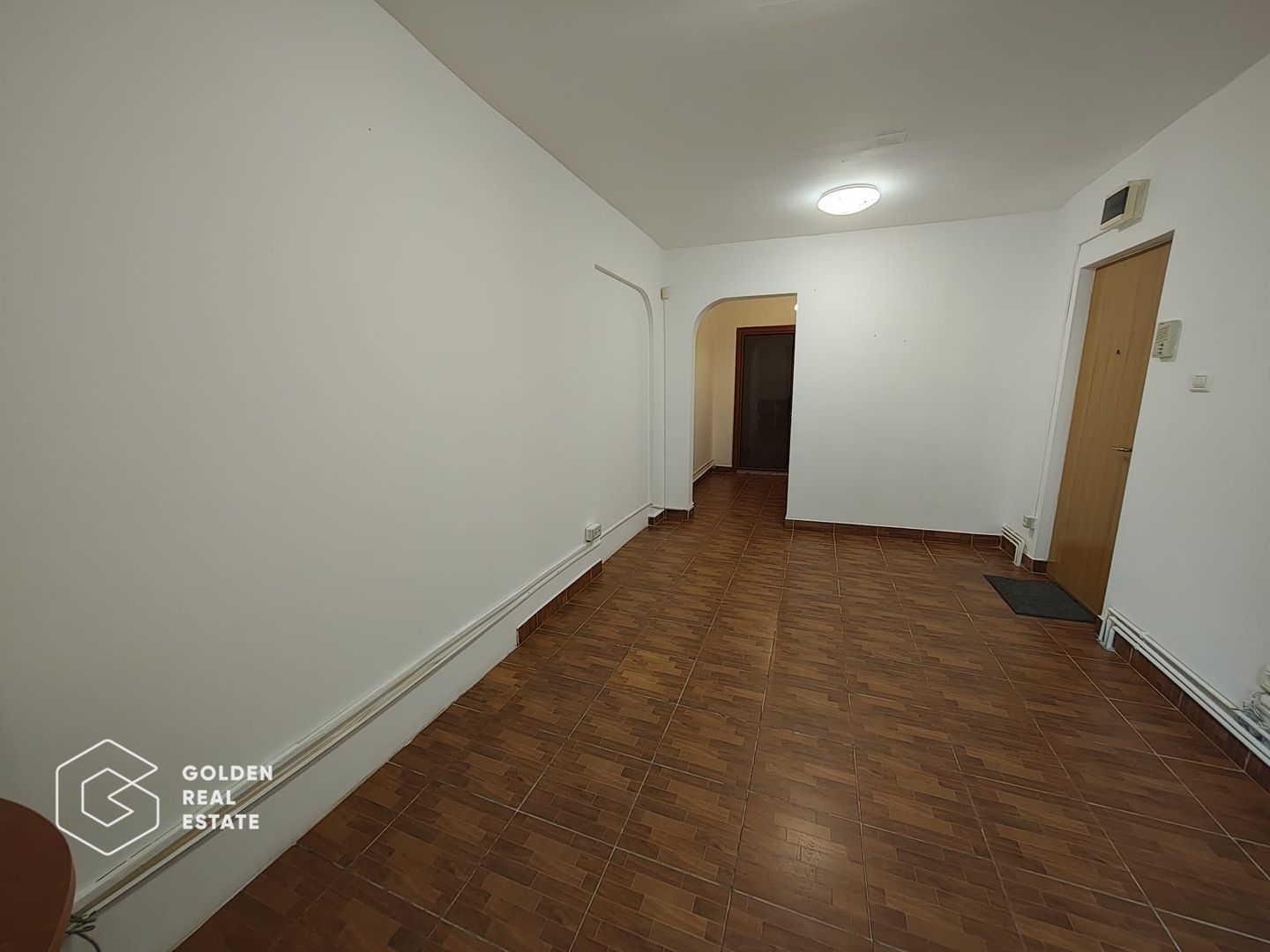 Spatiu cu utilitati multiple, situat in Micalaca - Poză 2