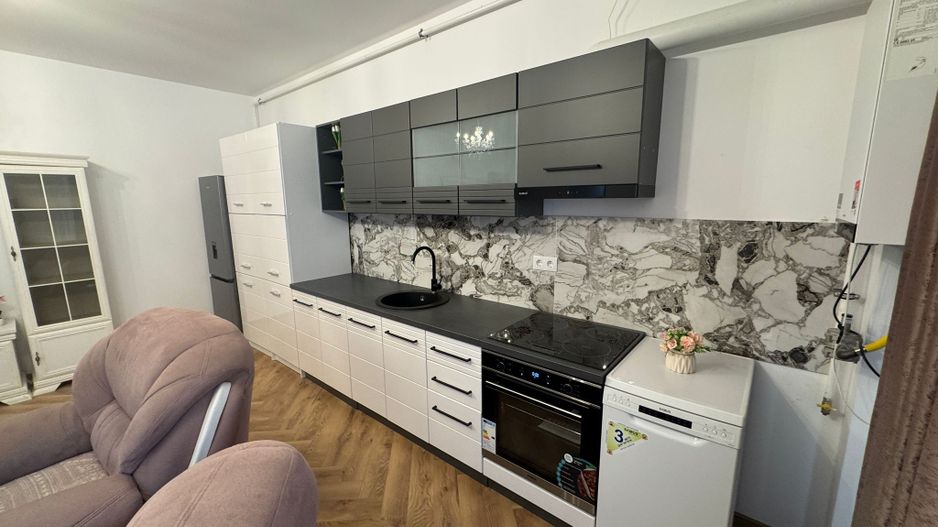 Apartament 3 camere de închiriat – zonă centrală, lângă Mall-ul nou - Poză 3