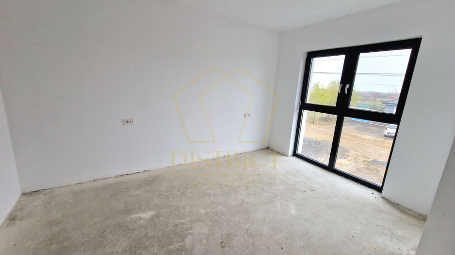 Duplex spatios despartit prin camera tehnica cu 5 camere | Urseni - Poză 2