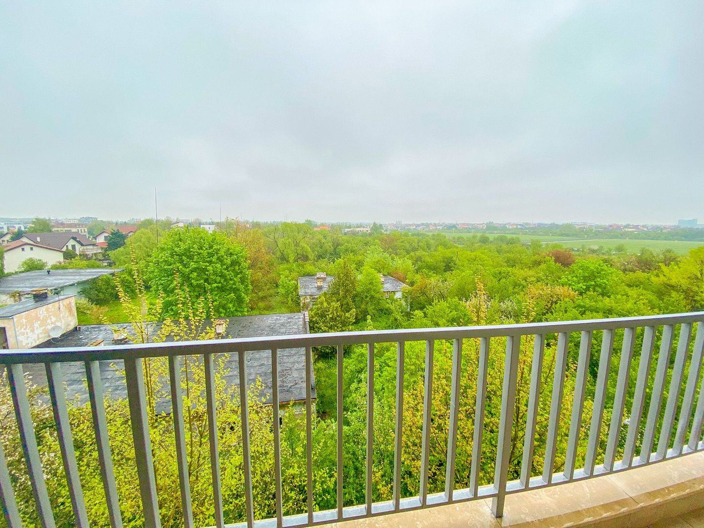 Un penthouse luminos și elegant cu priveliști de vis pe Iancu Nicolae - Poză 27