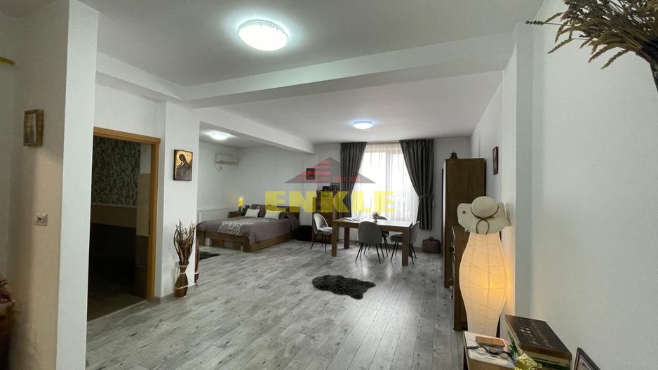 DE VANZARE APARTAMENT CU DOUA CAMERE IN BLOC NOU - Poză 1