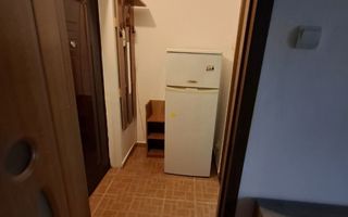 Garsonieră în bloc de apartamente - Poză 5
