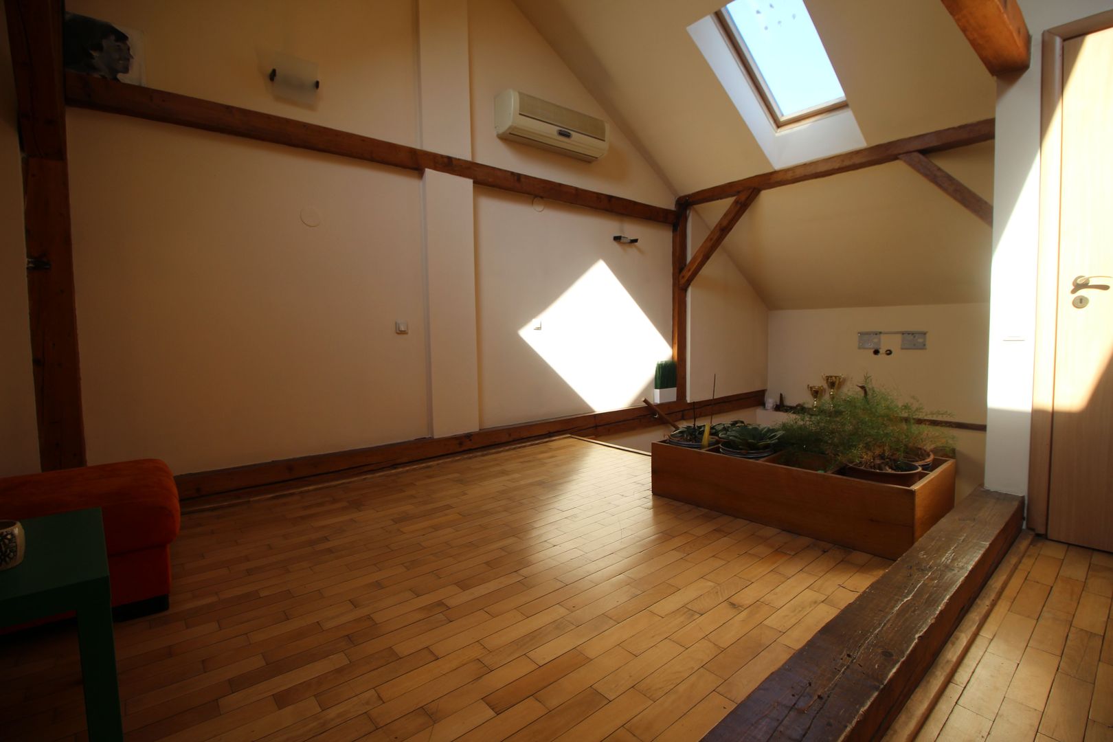 IMOBIL CU MULTIPLE DESTINATII - Poză 12