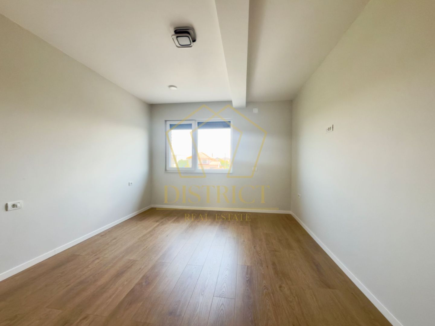 Duplex deosebit cu 5 camere | Garaj + beci | Dumbravita - Poză 13