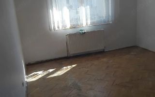 BRASADAS vinde garsoniera 37 mp. la etajul 3 pe Ostrovului. - Poză 3