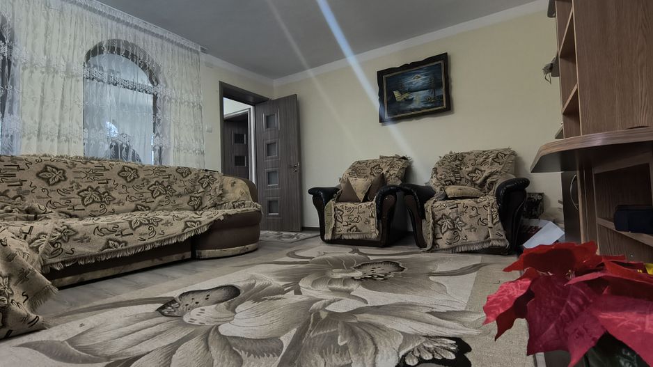 Casa de vânzare în Malu cu Flori- liniște, natura și aer curat! - Poză 13