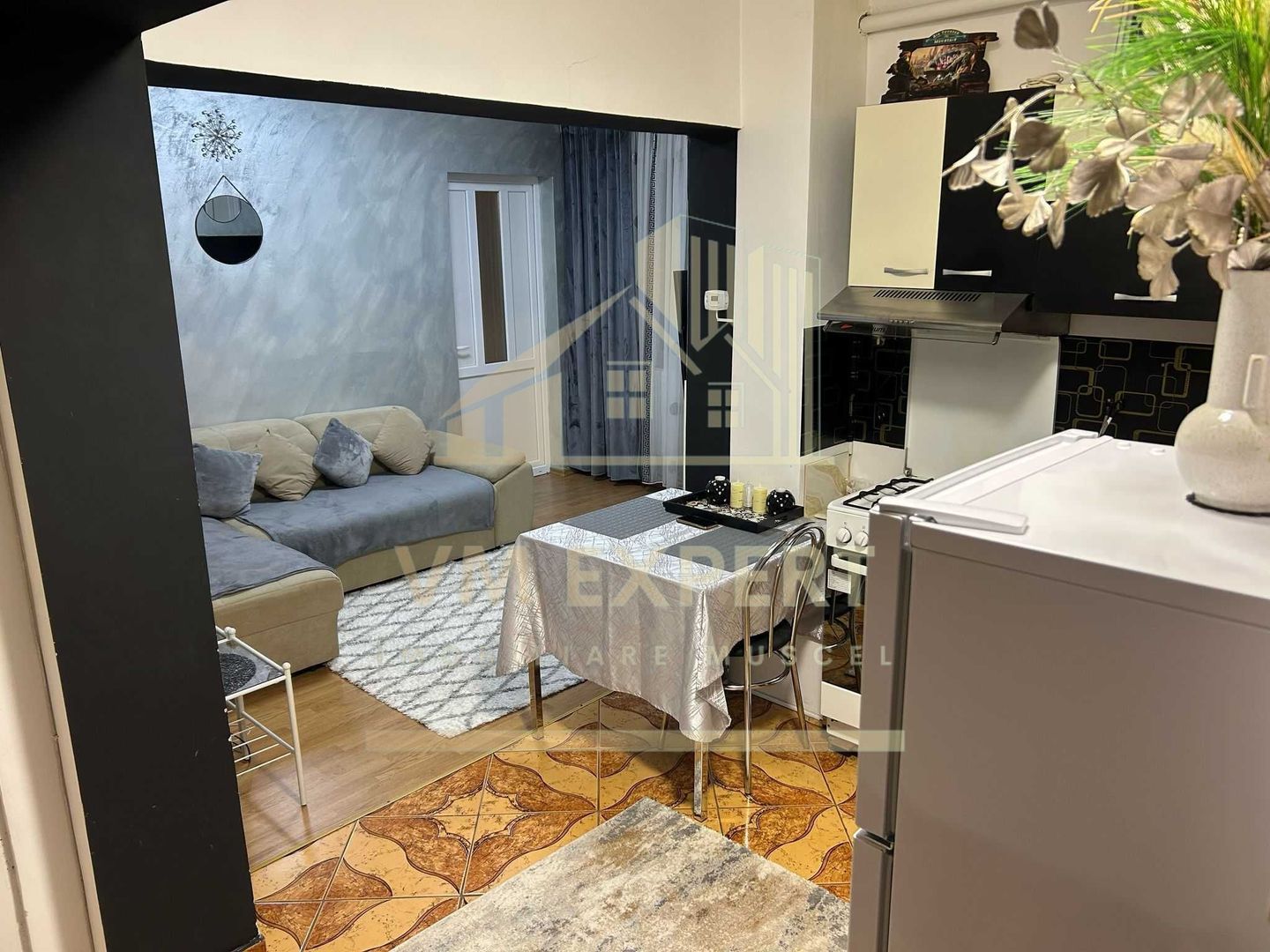 APARTAMENT 3 CAMERE ETAJ 3 VISOI - Poză 3