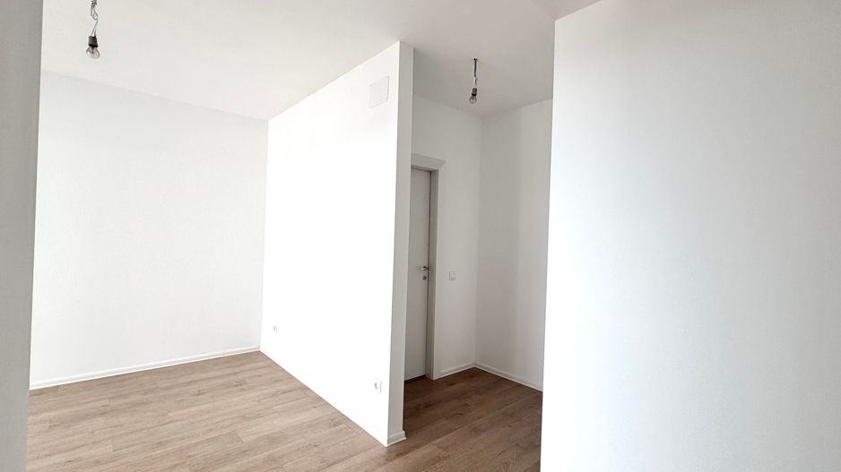 3 camere. Bucătărie Open-Space - Verdere curte interioară - Poză 5