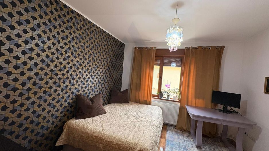 Casă versatila intretinuta 143 mp utili 5 camere 3 bai pivnita Lazaret - Poză 14