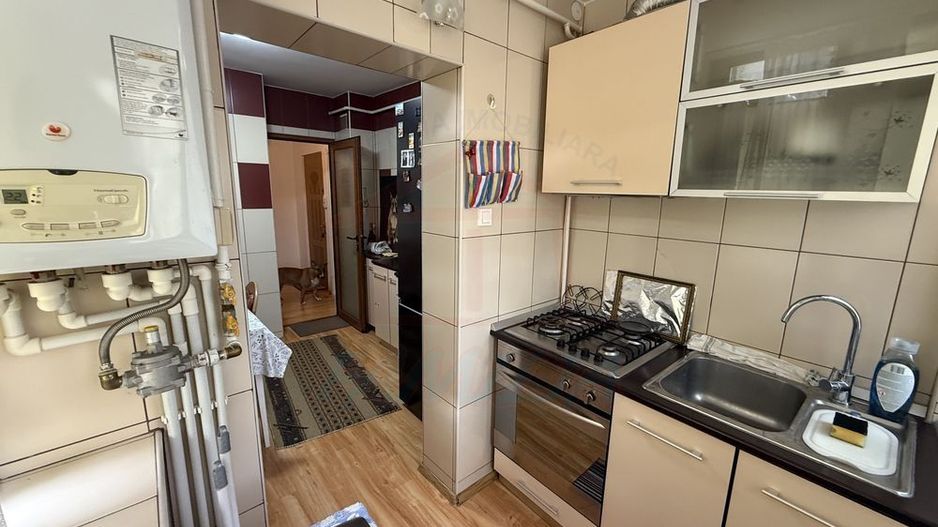 Apartament 3 camere decomandate, etaj 2 – zona Piata Centrala - Poză 6