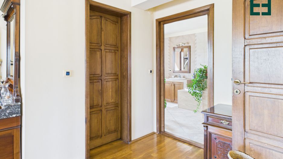 Vilă cu 6 camere - Zona Subcetate - Arad - Poză 23