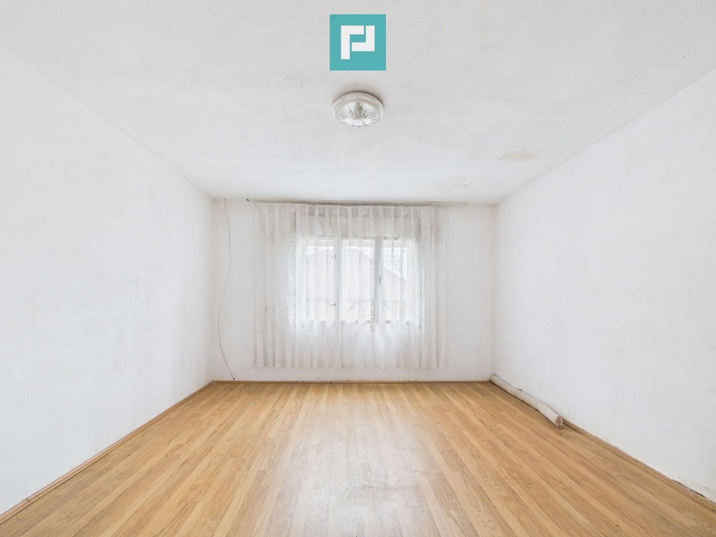 Casă modernă P+1, cu magazin, lângă orașul Sebiș - Poză 26