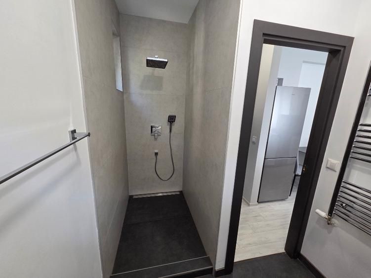 Apartament cu 2 camere renovat la casa | Curte | Central - Poză 8