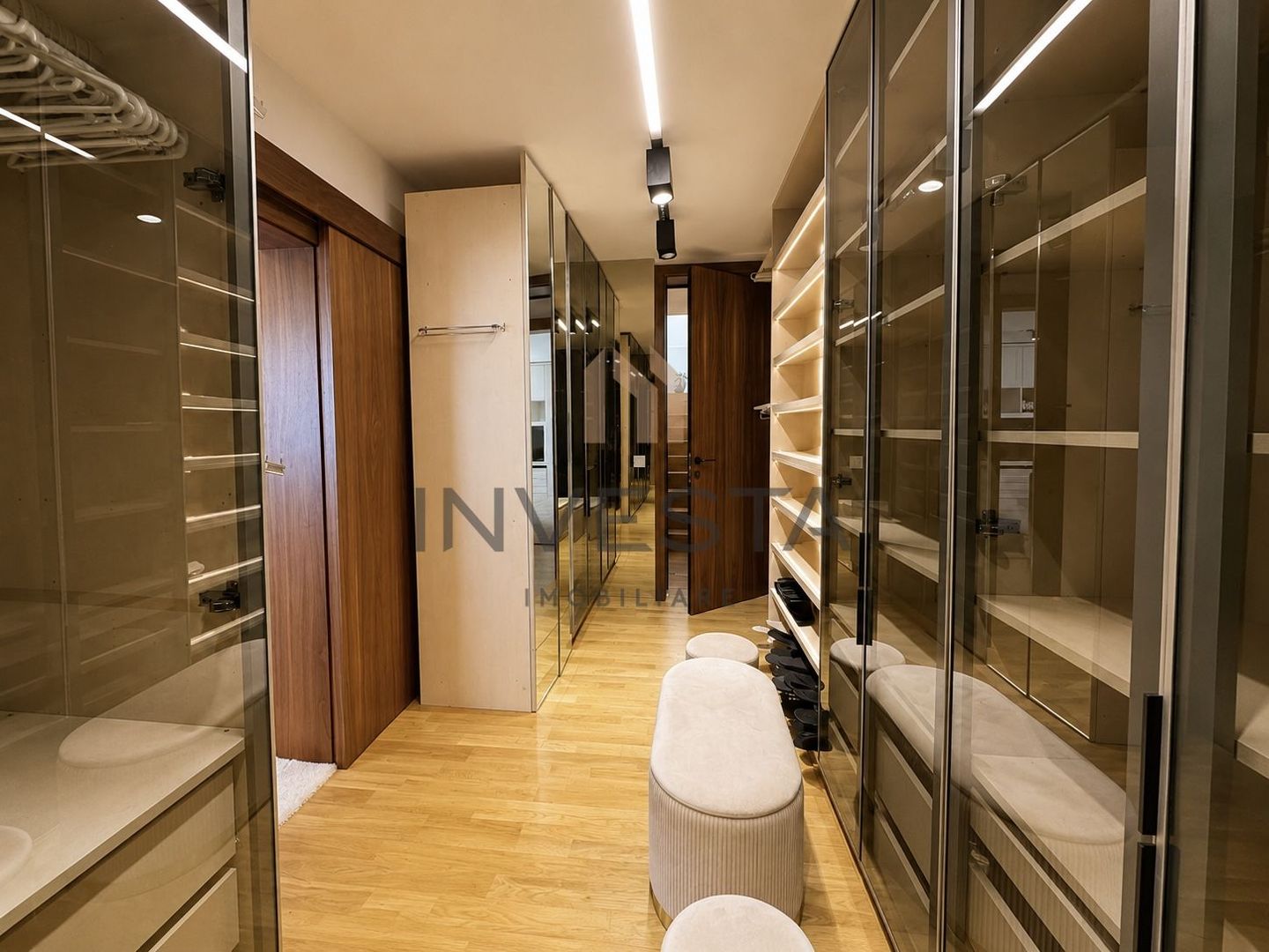 Casa individuala 4 camere si 2 terase de inchiriat in Andrei Muresanu - Poză 13