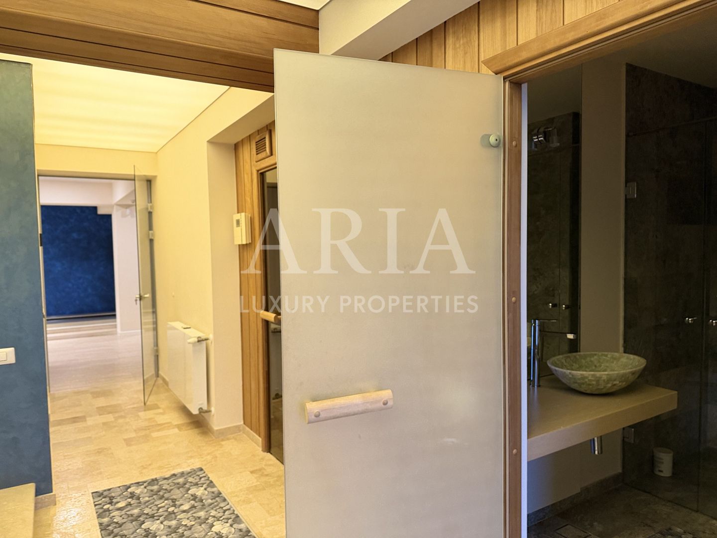 SNAGOV VILA | 36m DESCHIDERE LA LAC | PONTON 250mp | JACUZZI | SPA | BOWLING - Poză 21