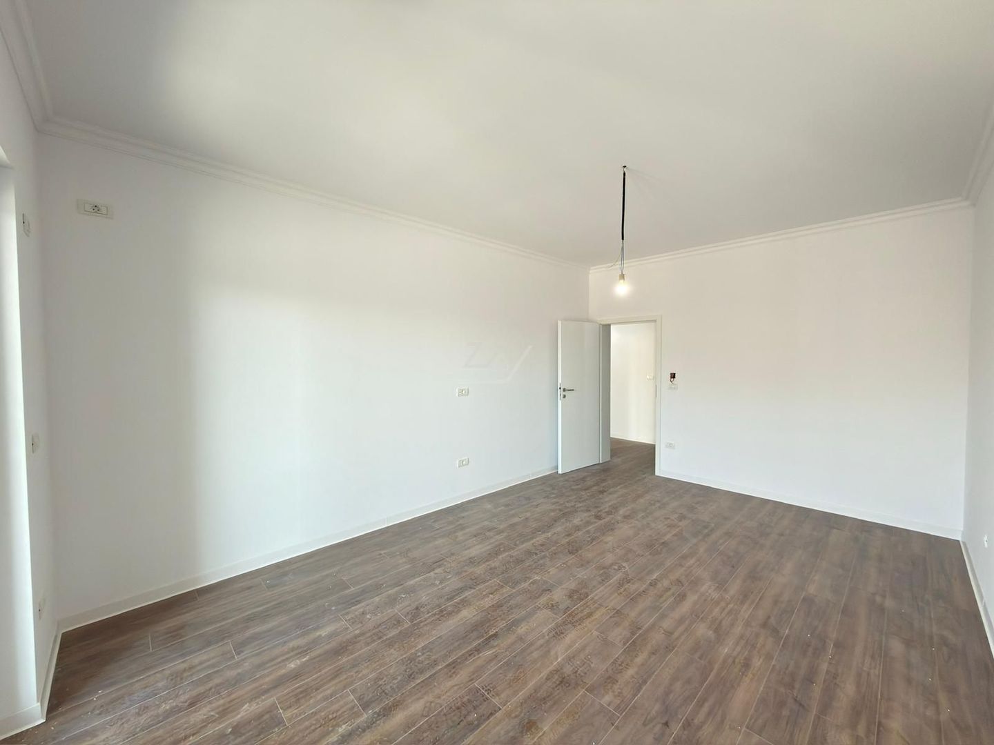 Bloc finalizat. Decomandat. 2 balcoane. Spatiu pod. - Poză 3