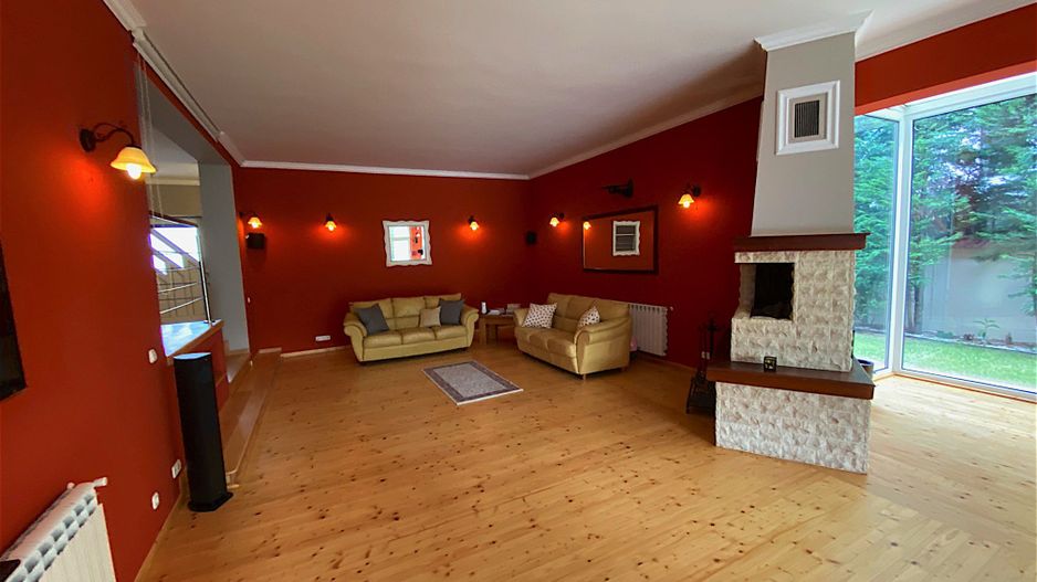 Generoasa si spatioasa - Poză 38