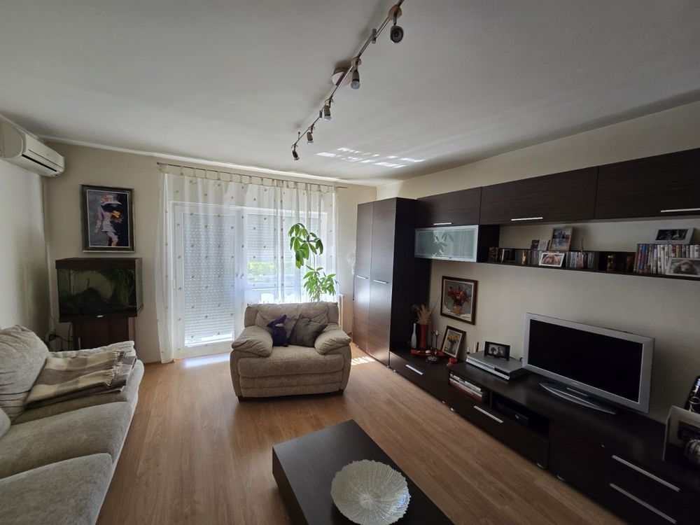 BRASADAS vinde ap 2 cam - Decomandat - Micro 17 etaj 4/4. - Poză 1