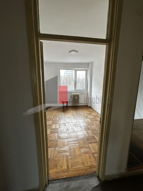 Apartament 3 camere Baba Novac de  renovat - Poză 3