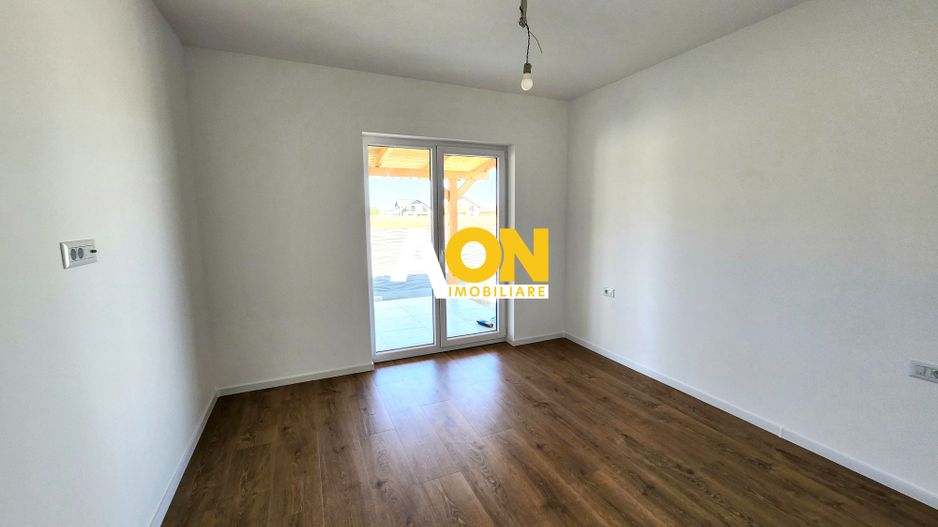 Casa Individuala cu 4 camere, 3 bai, terasa, 370mp teren, Oarda de Jos - Poză 10