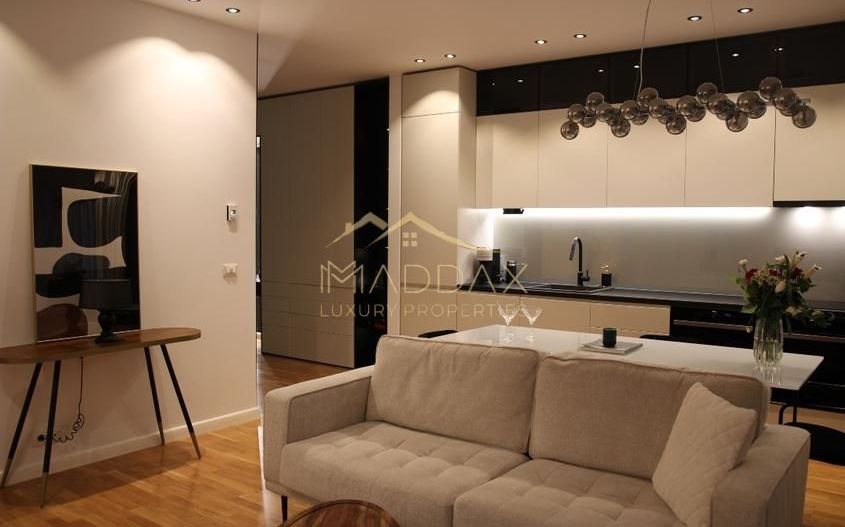 Luxuria Residence: Apartament Impecabil cu 3 Camere, Terasă de 15mp și Parcare - Poză 2