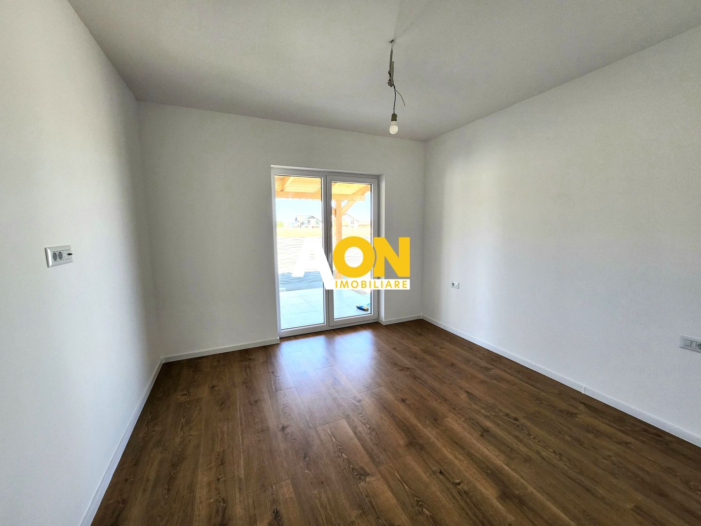 Casa Individuala cu 4 camere, 3 bai, terasa, 370mp teren, Oarda de Jos - Poză 10