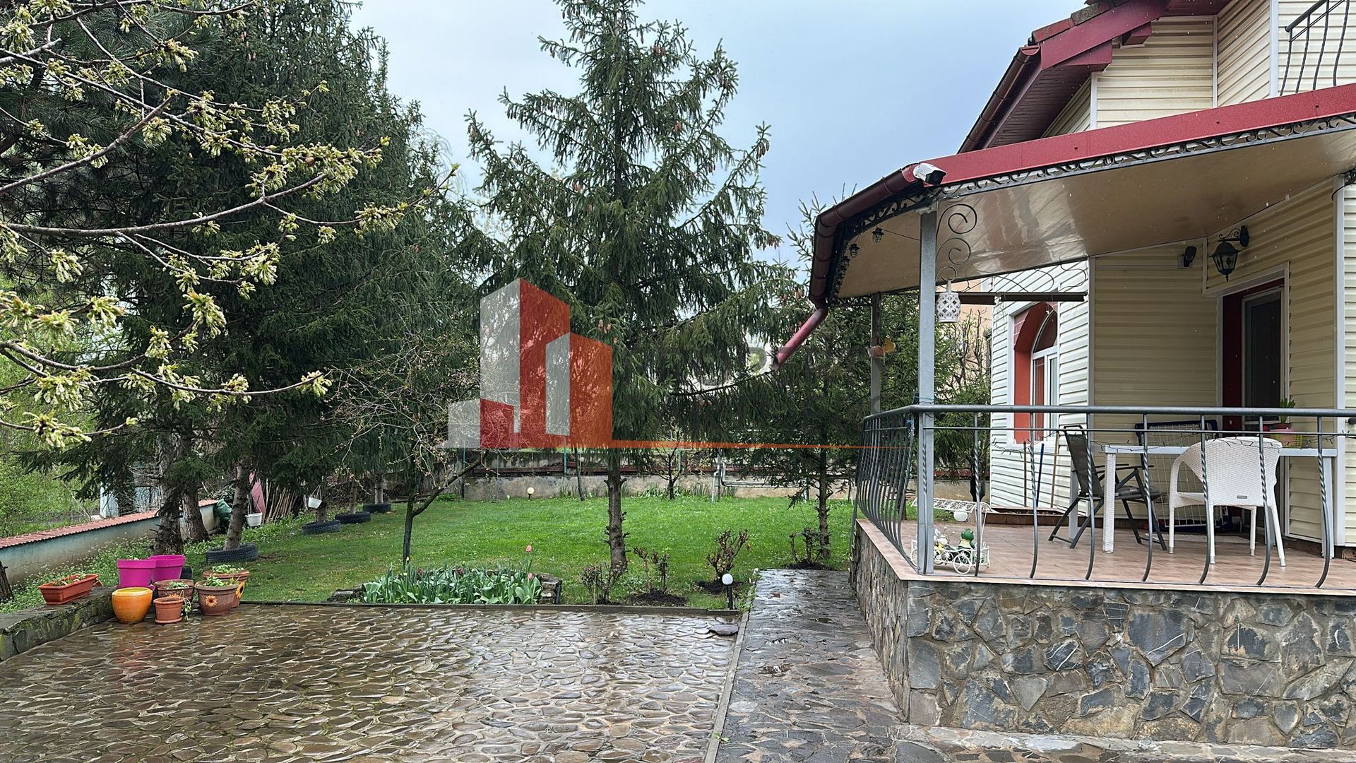 Vila cu potential zona Jolie Ville - Poză 1