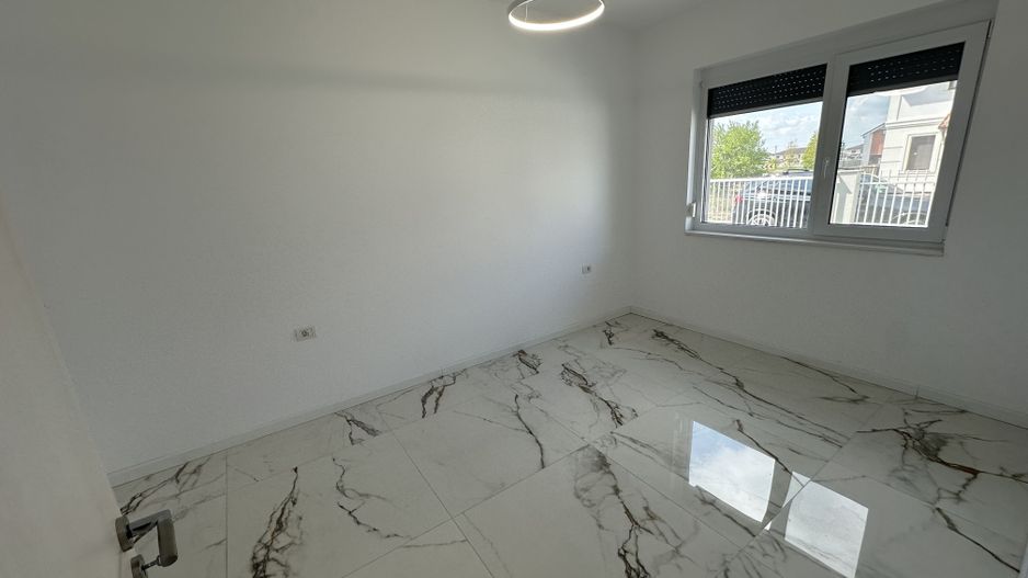 Duplex despărtit  prin garaj zona Ikea - Poză 11