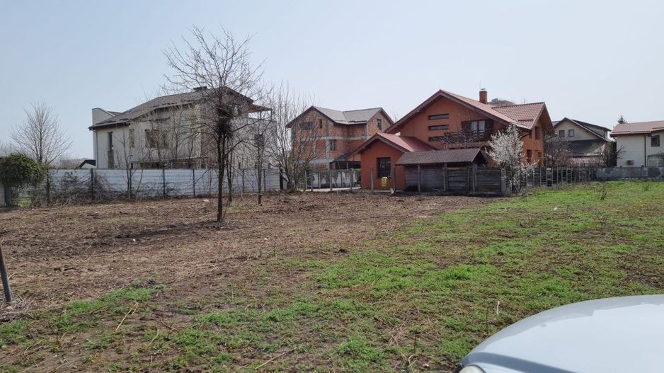 Teren de vânzare într-o zonă rezidențială compactă - Poză 1