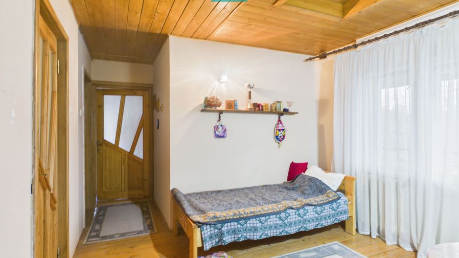 Vilă stil montan, 270 mp, teren 3000 mp - Poză 19