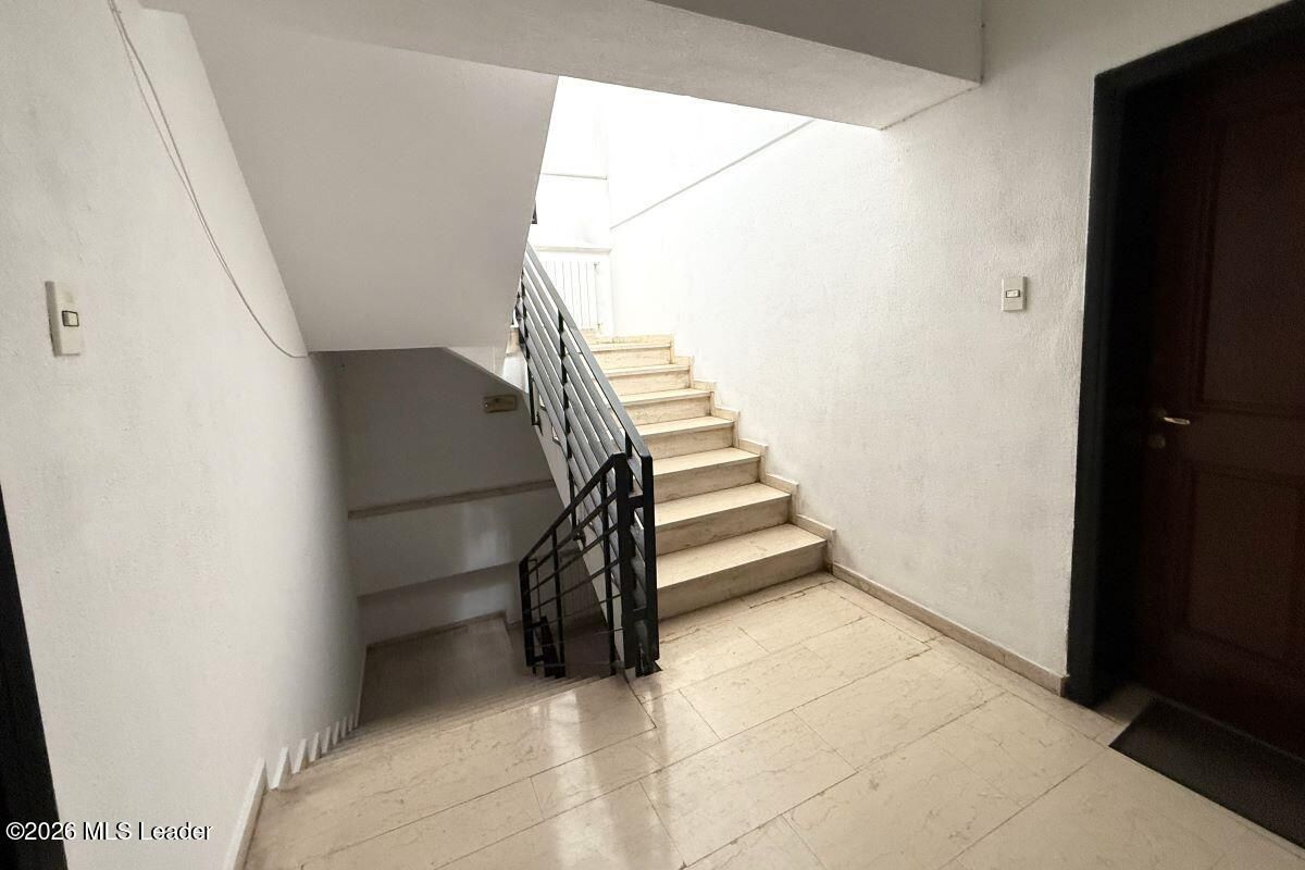 Polona - Duplex 256 mpu, 6 camere, etaje 6+7, panorama, terase 52 mp - Poză 17