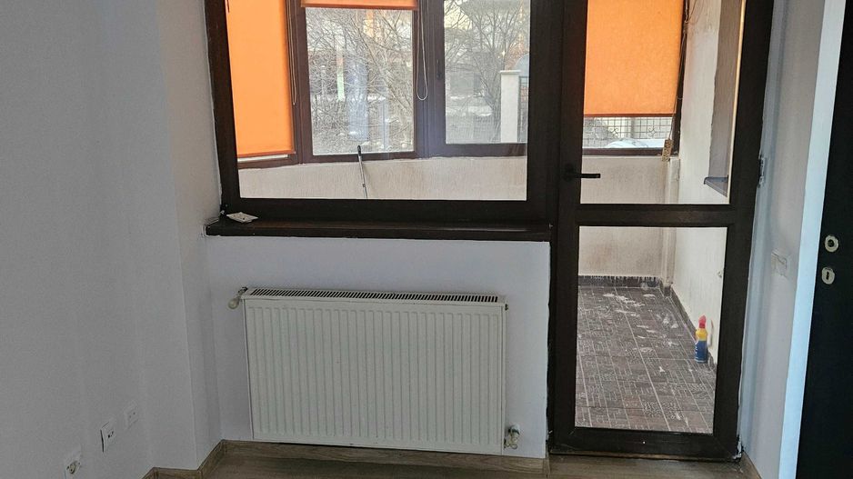 Apartament 3 camere Ghencea, curte cu foișor, parter - Poză 5