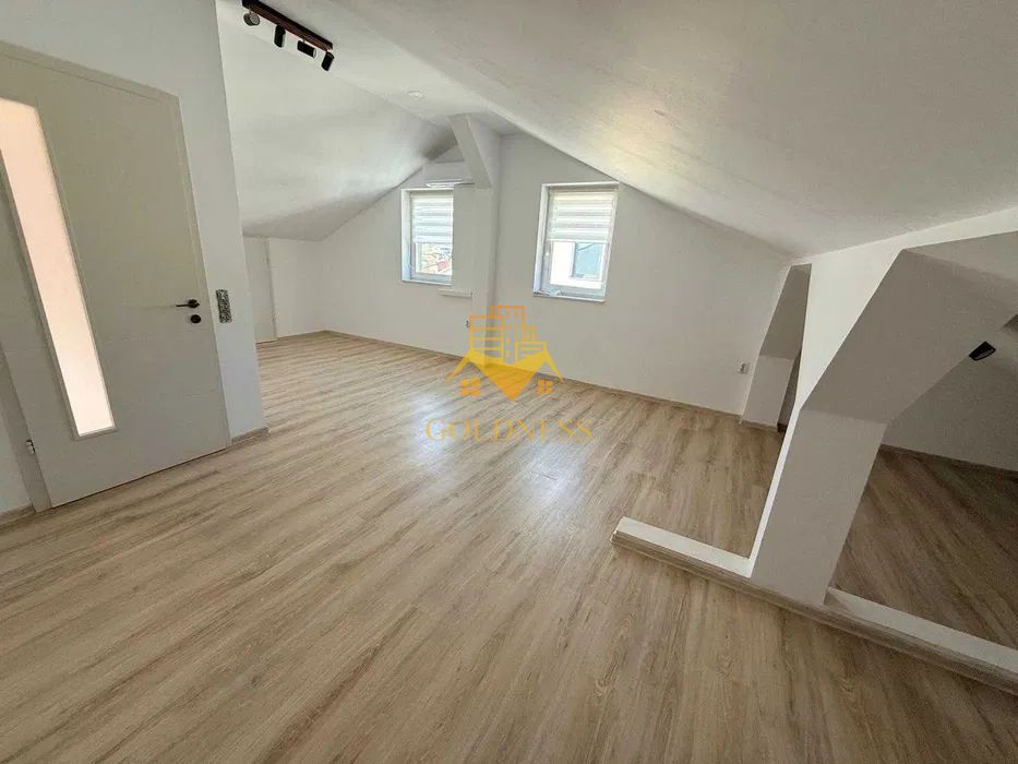 Duplex lux, de închiriat, 5 camere, parcare, curte, terasă,220mp teren - Poză 6