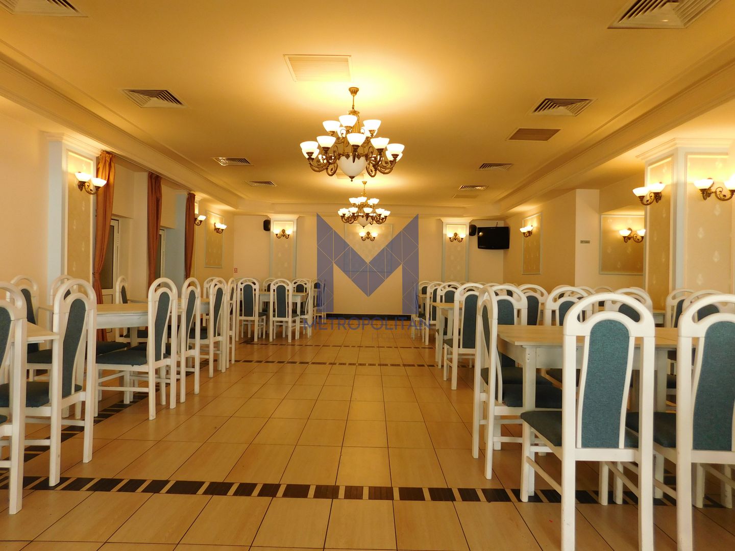 Restaurant cu terasă de închiriat, în Complex Comercial Mercur - Poză 1