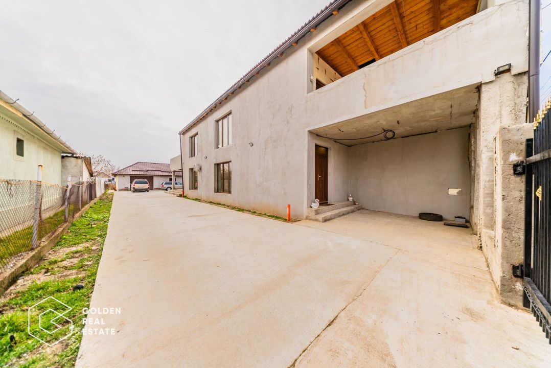 Casa 8 camere, teren 1200 mp, potential comercial, Curtici - Poză 1