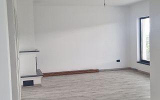 Vilă de vânzare în Dobrovat, 130 mp, P+M, teren 1000 mp - Poză 3