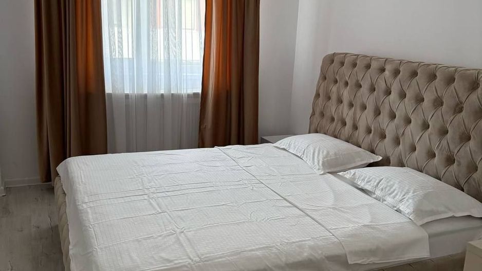 Inchiriere apartament 3 camere - Poză 1