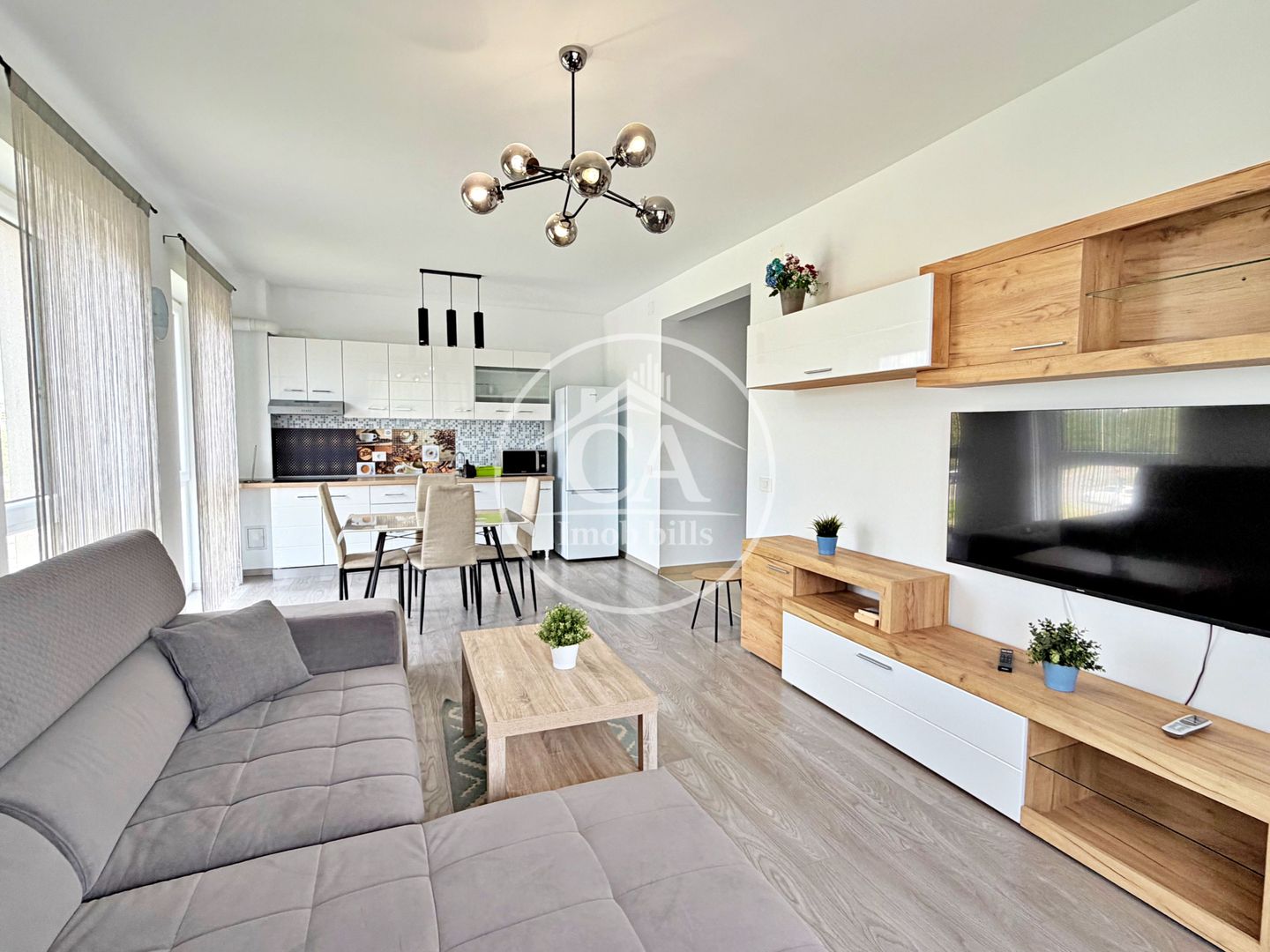 Apartament de închiriat cu 3 camere în PRIMA UNIVERSITĂȚII, Oradea - Poză 2