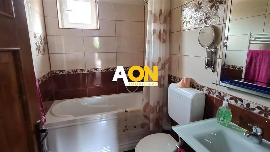 De vanzare casa 4 camere 1392 mp teren in Oarda de Sus - Poză 11