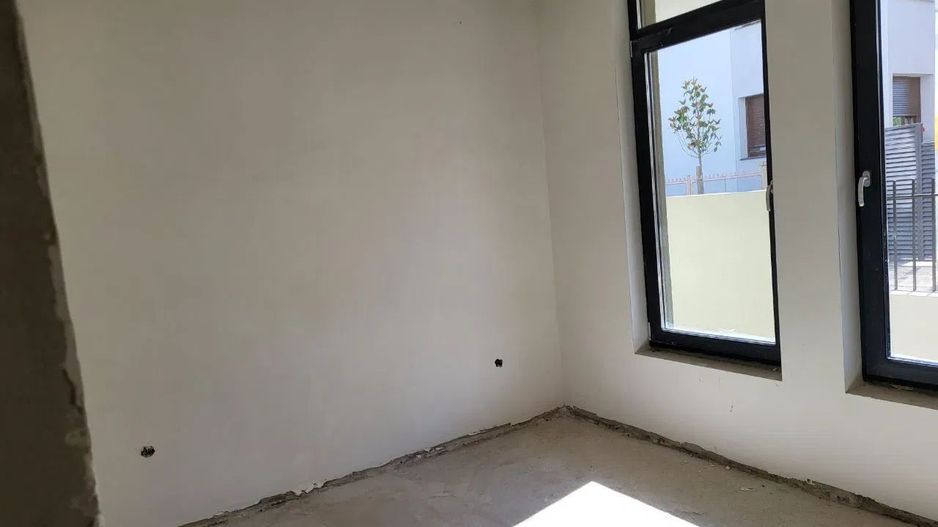 ageuropa.ro vinde ap. 2 cam. NOU semifinisat, zona Titulescu PARTER. - Poză 1