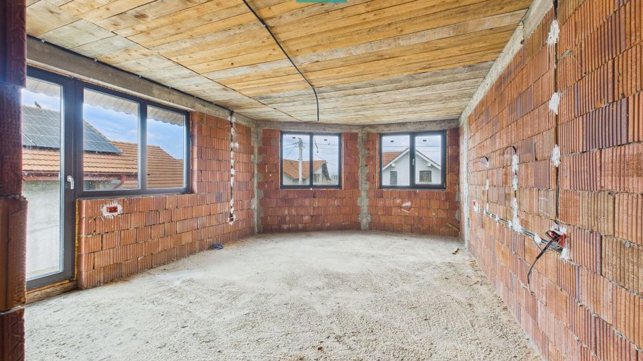 Casă la roşu P+E+M în Şagu - Poză 11