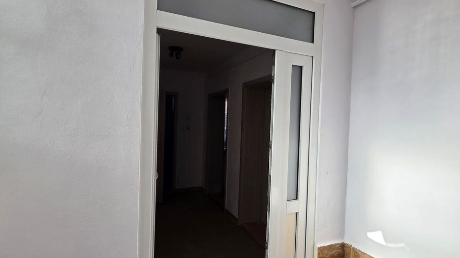 CASA  DE ÎNCHIRIAT 3 CAMERE IDEALA PENTRU SEDIU FIRMA SAU LOCUINTA - Poză 24