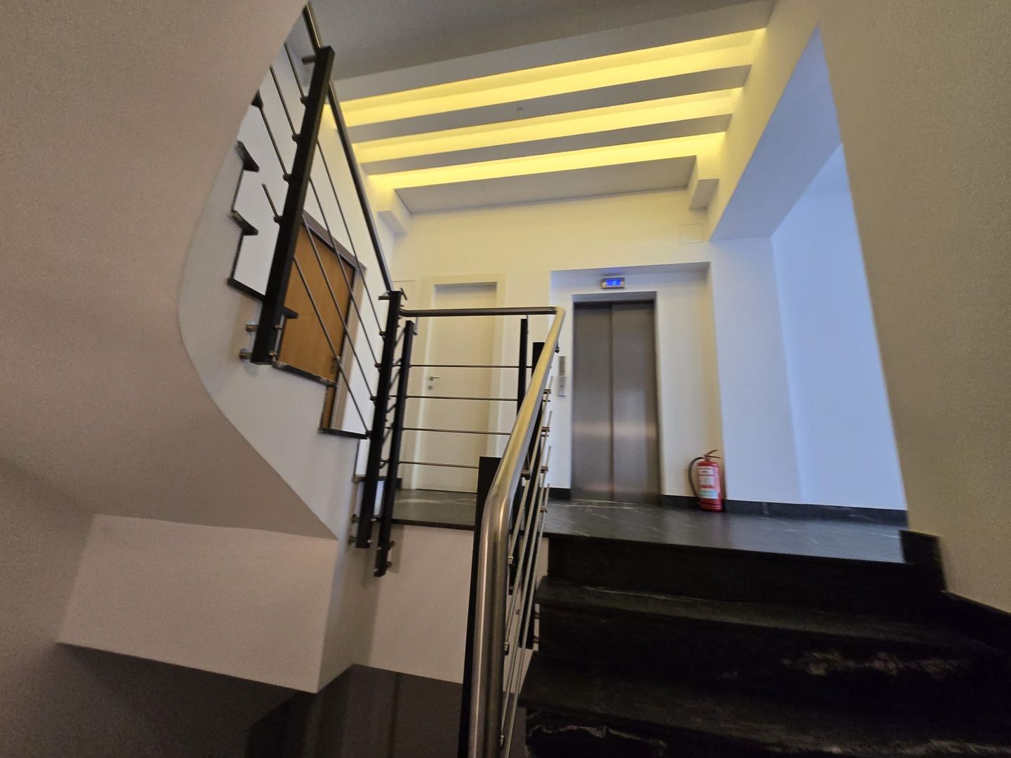 Floreasca Apartament 5 camere 3 Bai || Imobil boutique || Parcari Subterane 2 - Poză 17