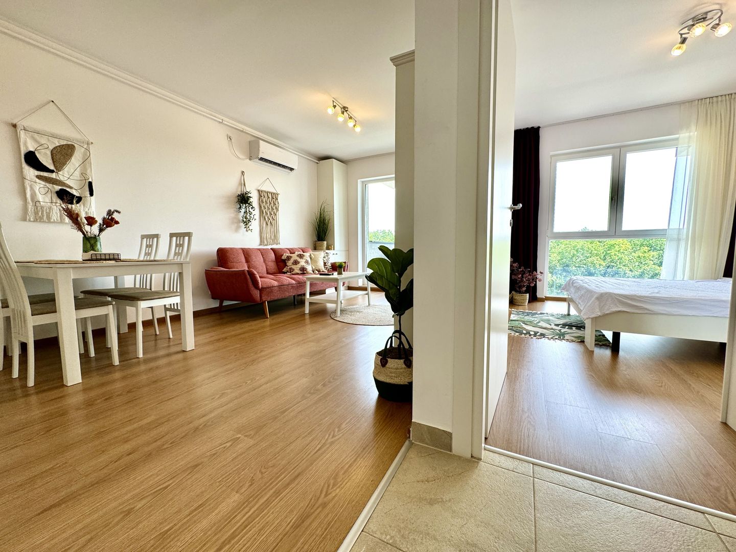 Apartament de închiriat 2 camere - vedere pădure - Poză 3