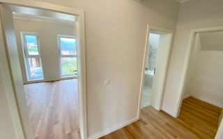 Casa intabulata, finisata LA CHEIE- Talmaciu, zona cu peisaj superb - Poză 19