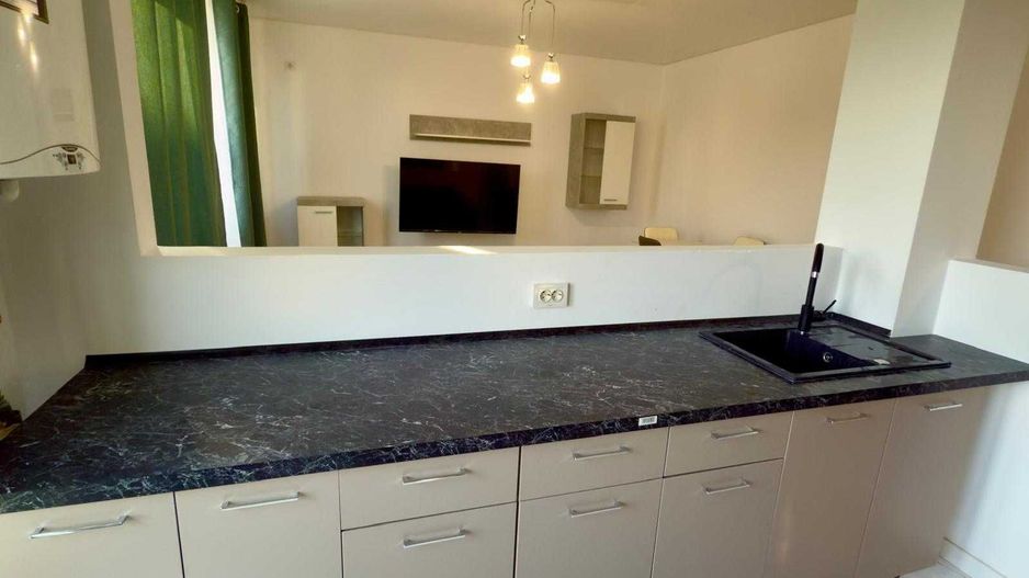 Inchiriez apartament 2 camere + curte proprie, parcare - Poză 5